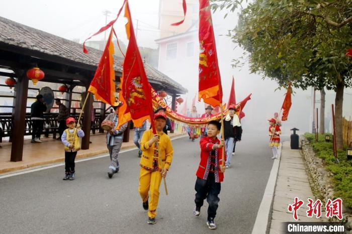 新春新期盼生活更美好（新春走基层）